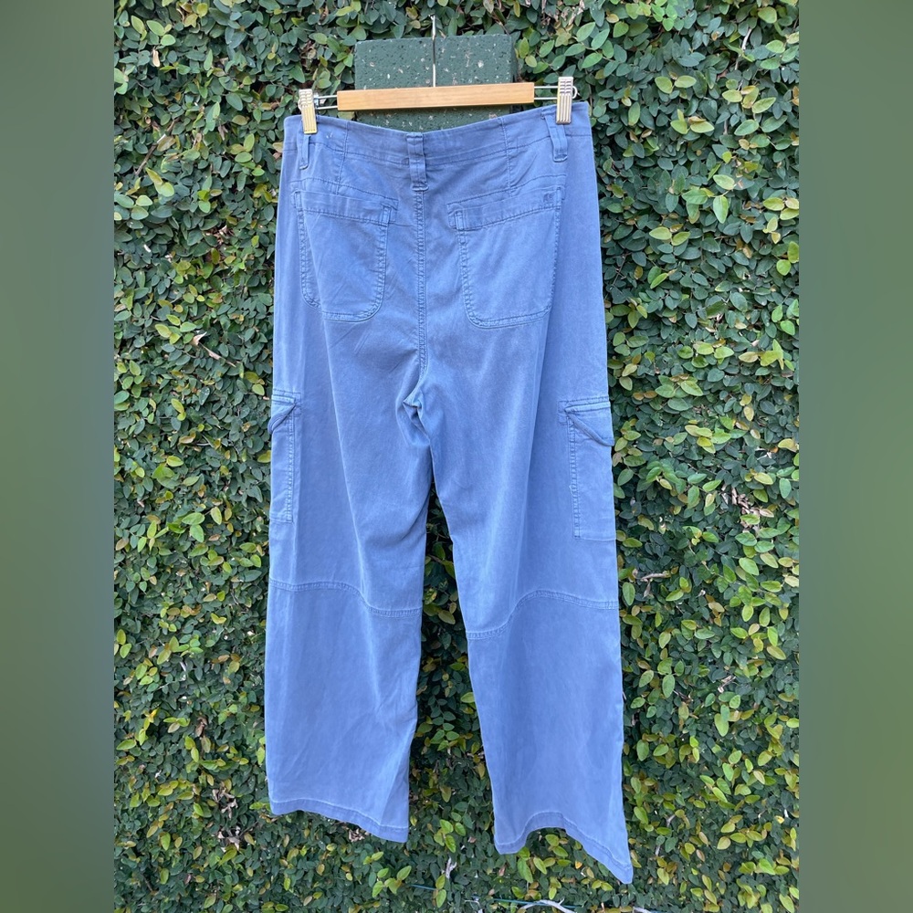 American Eagle | Stretch High-Waisted Cargo Baggy Wide-Leg Pant | Size 8 Short - Picture 10 of 12